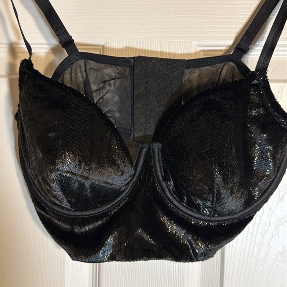 Victoria’s Secret Very Sexy Black Velvet‎ Balconette Bra 36C NWT - Picture 2 of 8